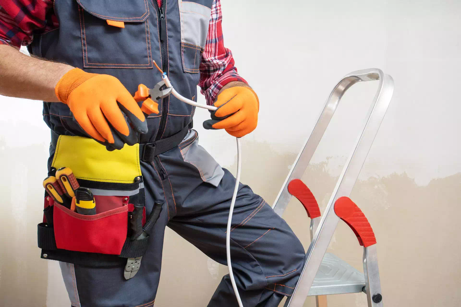 Elettricisti-e-idraulici-per-rifare-gli-impianti-di-una-casa-vecchia-a-Varese-e-Como Elettricisti e idraulici per rifare gli impianti di una casa vecchia a Varese e Como
