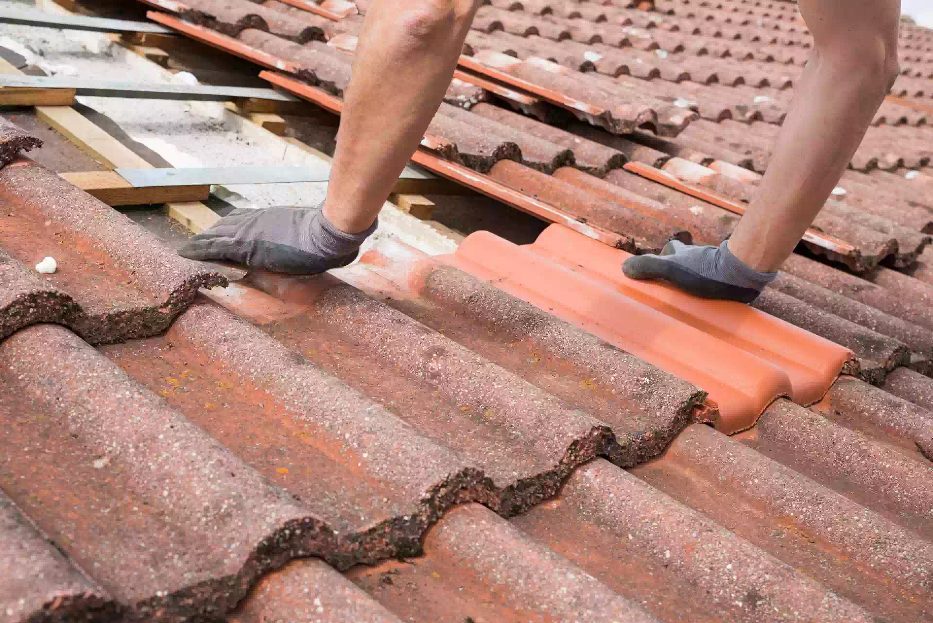Impermeabilizzazione-del-tetto-del-capannone-e-della-casa-con-riparazioni-alle-facciate-a-Milano-Monza-e-Brianza Impermeabilizzazione del tetto del capannone e della casa con riparazioni alle facciate a Milano Monza e Brianza