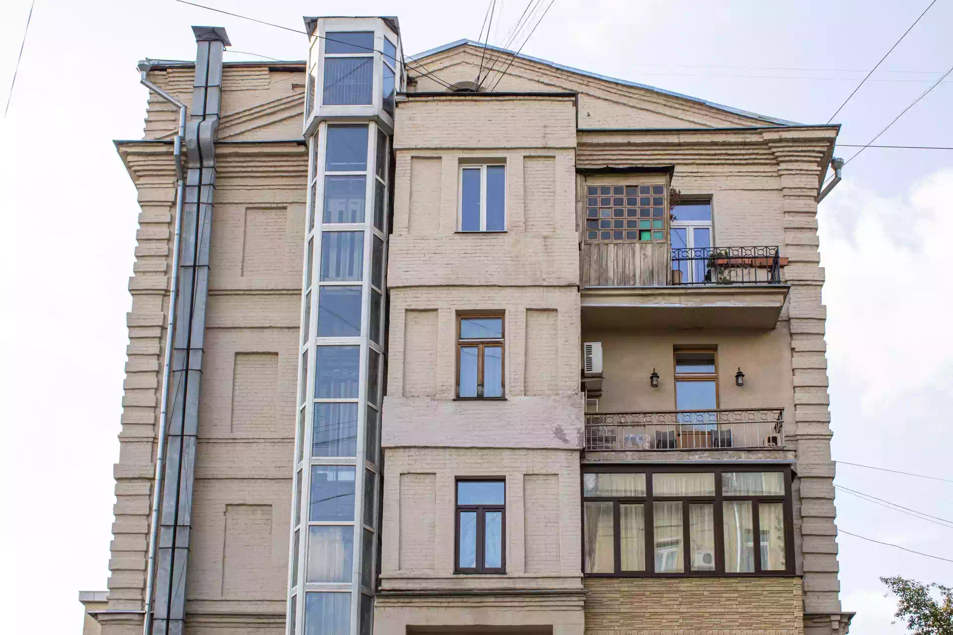 Installazione-di-ascensori-esterni-per-la-casa-e-il-condominio-con-strutture-in-vetro-e-metallo-a-Milano-Monza-e-Brianza Installazione di ascensori esterni per la casa e il condominio con strutture in vetro e metallo a Milano Monza e Brianza