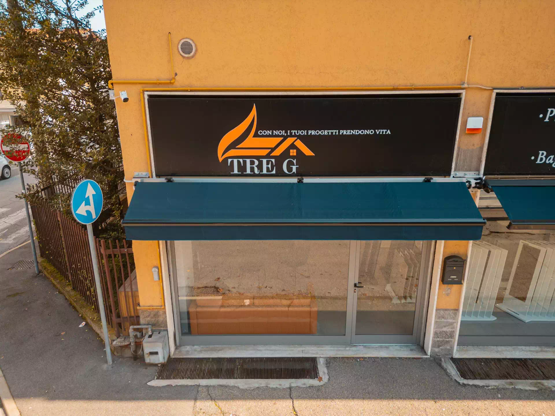 Showroom-e-negozio-di-arredo-superfici-e-termoidraulica-per-la-vendita-e-la-rivendita-a-Milano-e-Monza-Brianza Showroom e negozio di arredo superfici e termoidraulica per la vendita e la rivendita a Milano e Monza Brianza