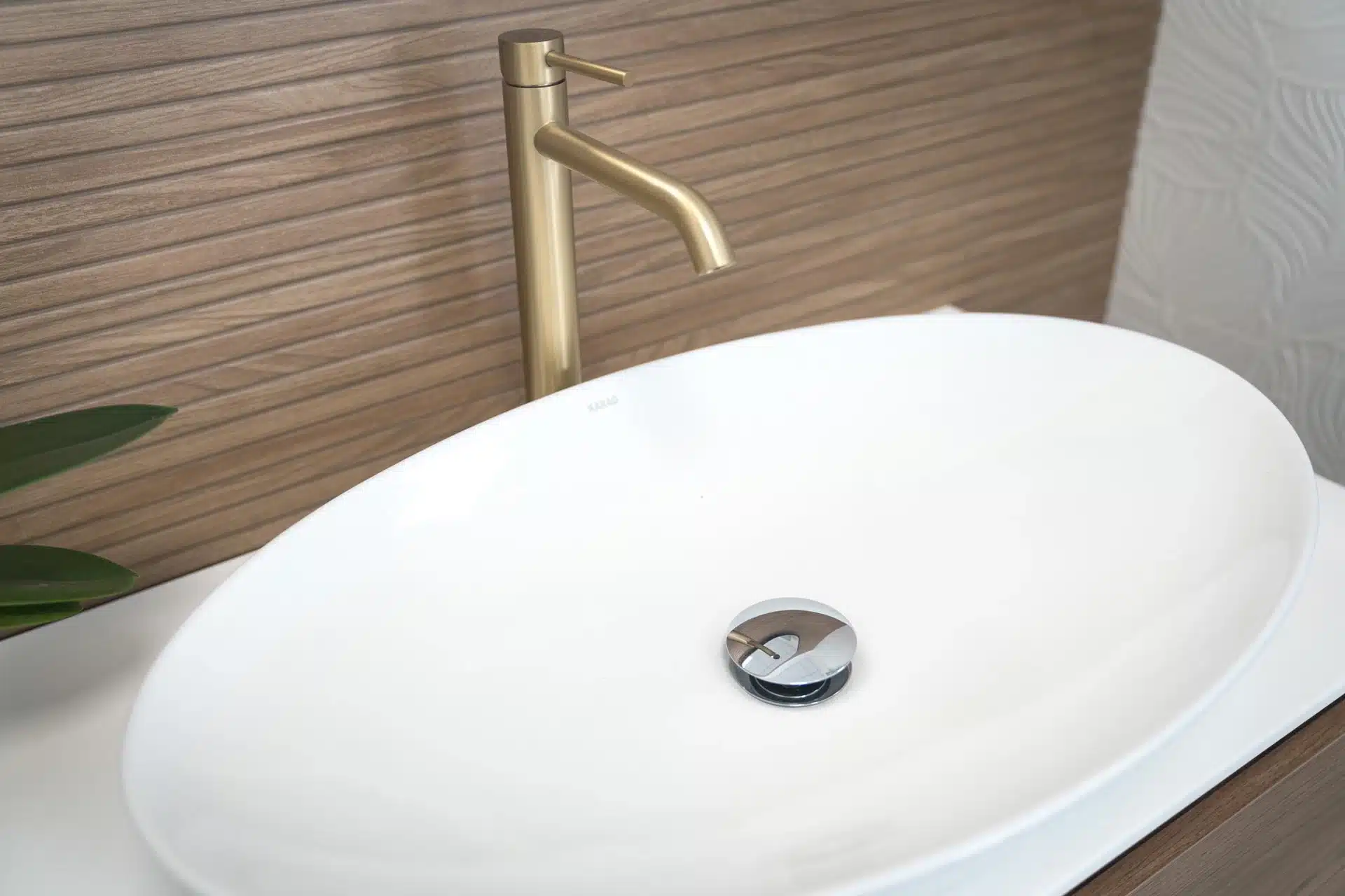 Sanitari bianchi moderni per rifare il bagno a Milano e Monza Brianza